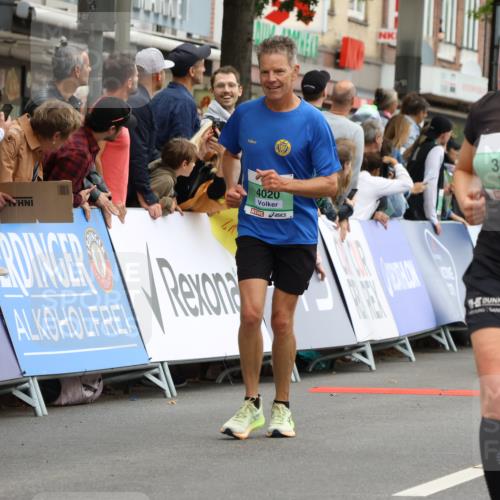 21.09.2025 - PSD Bank Halbmarathon Strokosch-Dieckow http://msf.ph/oto/8945466 21.09.2025 12:05:34 Ziel 1299, 1485, 1538, 2075, 2262, 2440, 2475, 2534, 2670, 3038, 3074, 3251, 4020, 4022 meine-sportfotos.de