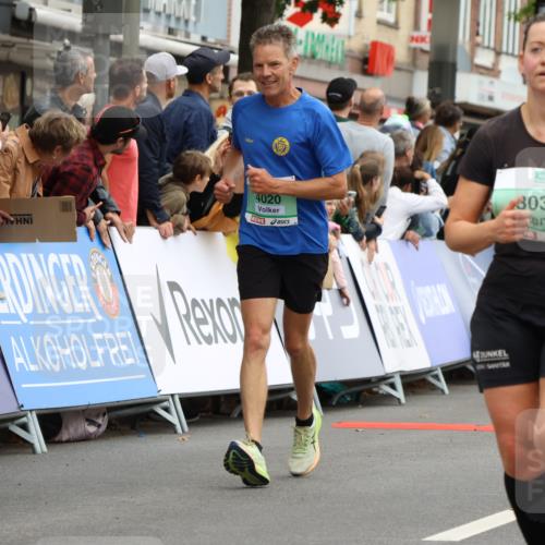 21.09.2025 - PSD Bank Halbmarathon Strokosch-Dieckow http://msf.ph/oto/8945470 21.09.2025 12:05:34 Ziel 1299, 1485, 1538, 2075, 2262, 2440, 2475, 2534, 2670, 3038, 3074, 3251, 4020, 4022 meine-sportfotos.de