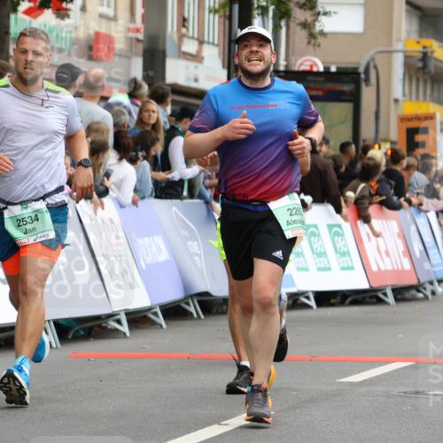 21.09.2025 - PSD Bank Halbmarathon Strokosch-Dieckow http://msf.ph/oto/8945486 21.09.2025 12:05:41 Ziel 1485, 1538, 2075, 2262, 2475, 2534, 2963, 3251, 4020, 4022 meine-sportfotos.de