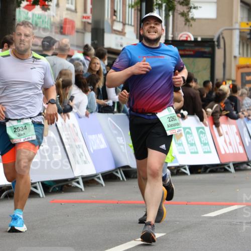 21.09.2025 - PSD Bank Halbmarathon Strokosch-Dieckow http://msf.ph/oto/8945488 21.09.2025 12:05:41 Ziel 1485, 1538, 2075, 2262, 2475, 2534, 2963, 3251, 4020, 4022 meine-sportfotos.de