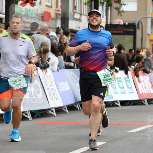 21.09.2025 - PSD Bank Halbmarathon Strokosch-Dieckow http://msf.ph/oto/8945490 21.09.2025 12:05:41 Ziel 1485, 1538, 2075, 2262, 2475, 2534, 2963, 3251, 4020, 4022 meine-sportfotos.de