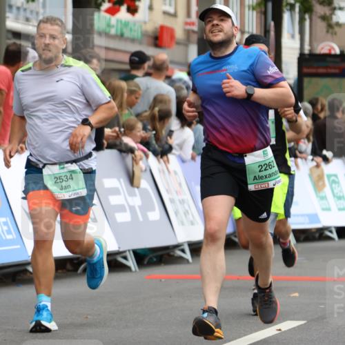 21.09.2025 - PSD Bank Halbmarathon Strokosch-Dieckow http://msf.ph/oto/8945498 21.09.2025 12:05:41 Ziel 1485, 1538, 2075, 2262, 2475, 2534, 2963, 3251, 4020, 4022 meine-sportfotos.de