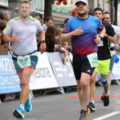 21.09.2025 - PSD Bank Halbmarathon Strokosch-Dieckow http://msf.ph/oto/8945506 21.09.2025 12:05:42 Ziel 1485, 1538, 2075, 2262, 2475, 2534, 2963, 3234, 3251, 4020, 4022 meine-sportfotos.de