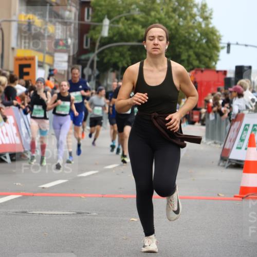 21.09.2025 - PSD Bank Halbmarathon Strokosch-Dieckow http://msf.ph/oto/8945516 21.09.2025 11:57:56 Ziel 1028, 1158, 1411, 2170, 2282, 2381, 2491, 2546, 2586, 2836, 3375, 3510, 4024, 4039, 4041 meine-sportfotos.de