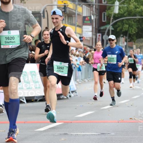 21.09.2025 - PSD Bank Halbmarathon Strokosch-Dieckow http://msf.ph/oto/8945551 21.09.2025 12:06:02 Ziel 1432, 1620, 1663, 1726, 1727, 2013, 2580, 3073, 3236, 3269, 3292 meine-sportfotos.de