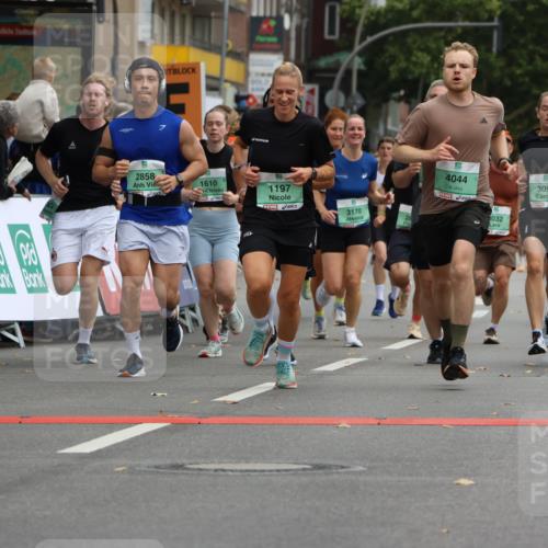 21.09.2025 - PSD Bank Halbmarathon Strokosch-Dieckow http://msf.ph/oto/8945583 21.09.2025 11:58:25 Ziel 1197, 1275, 1276, 1322, 1610, 1611, 2289, 2324, 2343, 2622, 2637, 2826, 2832, 2858, 2961, 3032, 3092, 3099, 3170, 3314, 3960, 4044 meine-sportfotos.de