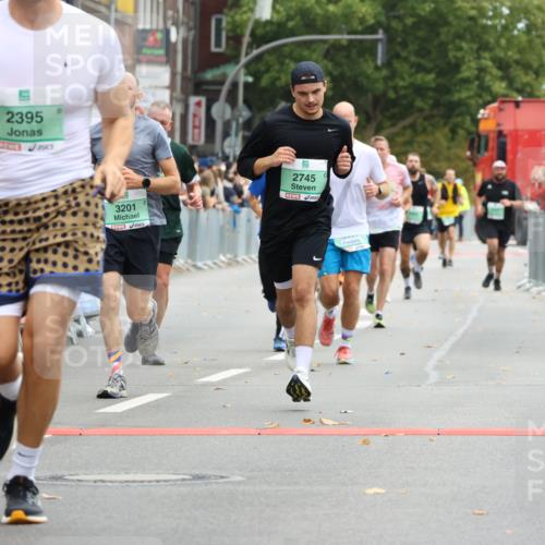 21.09.2025 - PSD Bank Halbmarathon Strokosch-Dieckow http://msf.ph/oto/8945611 21.09.2025 12:06:20 Ziel 1021, 1296, 1334, 2395, 2433, 2689, 2712, 2745, 2920, 2998, 3030, 3201, 3254, 3955 meine-sportfotos.de