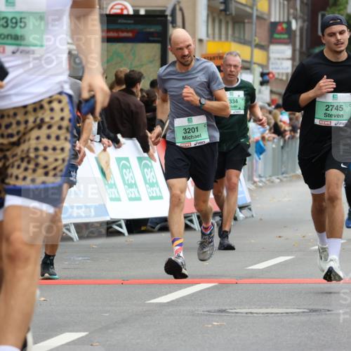 21.09.2025 - PSD Bank Halbmarathon Strokosch-Dieckow http://msf.ph/oto/8945622 21.09.2025 12:06:22 Ziel 1021, 1296, 1334, 2395, 2433, 2689, 2712, 2745, 2920, 2998, 3030, 3201, 3254, 3955 meine-sportfotos.de