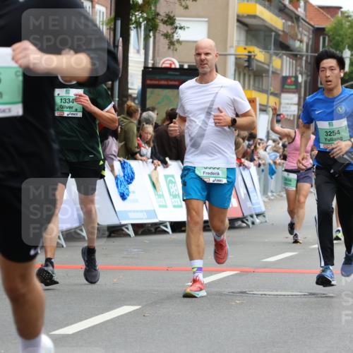 21.09.2025 - PSD Bank Halbmarathon Strokosch-Dieckow http://msf.ph/oto/8945626 21.09.2025 12:06:25 Ziel 1021, 1334, 2395, 2656, 2689, 2698, 2745, 2920, 2933, 2998, 3030, 3201, 3254, 3955 meine-sportfotos.de