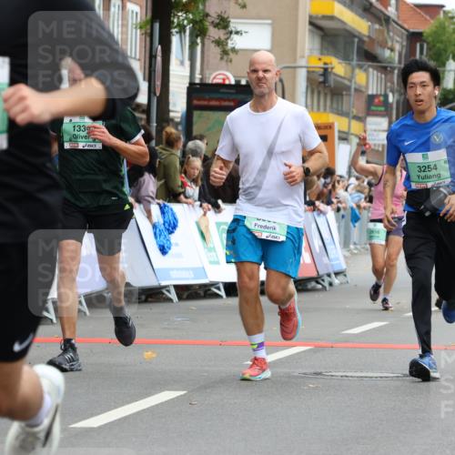 21.09.2025 - PSD Bank Halbmarathon Strokosch-Dieckow http://msf.ph/oto/8945628 21.09.2025 12:06:26 Ziel 1021, 1334, 2395, 2656, 2689, 2698, 2745, 2920, 2933, 2998, 3030, 3201, 3254, 3955, 4065 meine-sportfotos.de