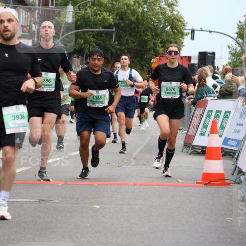 21.09.2025 - PSD Bank Halbmarathon Strokosch-Dieckow http://msf.ph/oto/8945654 21.09.2025 11:58:47 Ziel 1107, 1122, 1128, 1338, 1521, 1531, 1532, 2306, 2371, 2543, 2590, 2594, 2604, 2660, 2870, 2928, 3198, 3301, 3356, 3521, 3542, 3936 meine-sportfotos.de