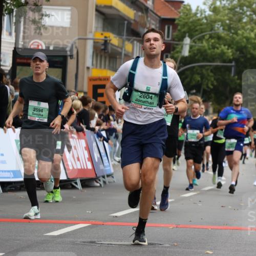 21.09.2025 - PSD Bank Halbmarathon Strokosch-Dieckow http://msf.ph/oto/8945663 21.09.2025 11:58:53 Ziel 1092, 1093, 1122, 1128, 1338, 1531, 1532, 2306, 2344, 2371, 2436, 2441, 2543, 2590, 2594, 2604, 2660, 2664, 2870, 3356, 3542, 3771, 3936 meine-sportfotos.de