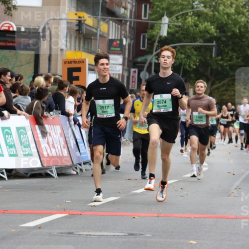 21.09.2025 - PSD Bank Halbmarathon Strokosch-Dieckow http://msf.ph/oto/8945746 21.09.2025 11:59:28 Ziel 1196, 1609, 1700, 2241, 2248, 2325, 2517, 2558, 2574, 2581, 2645, 2794, 2915, 3217, 3962 meine-sportfotos.de