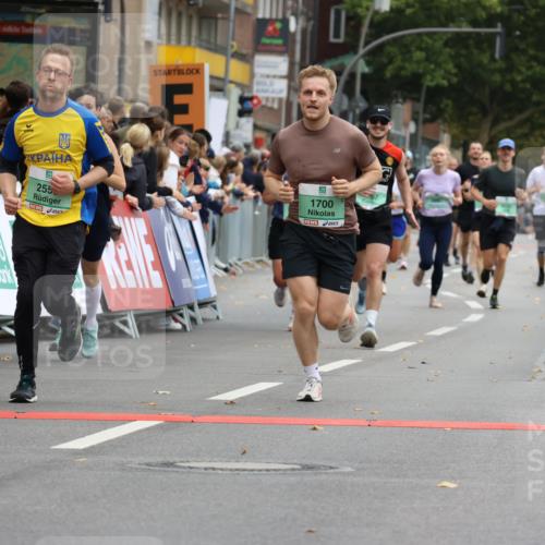 21.09.2025 - PSD Bank Halbmarathon Strokosch-Dieckow http://msf.ph/oto/8945754 21.09.2025 11:59:32 Ziel 1042, 1196, 1367, 1609, 1700, 2241, 2248, 2517, 2558, 2574, 2581, 2595, 2645, 2915, 3217, 3962 meine-sportfotos.de