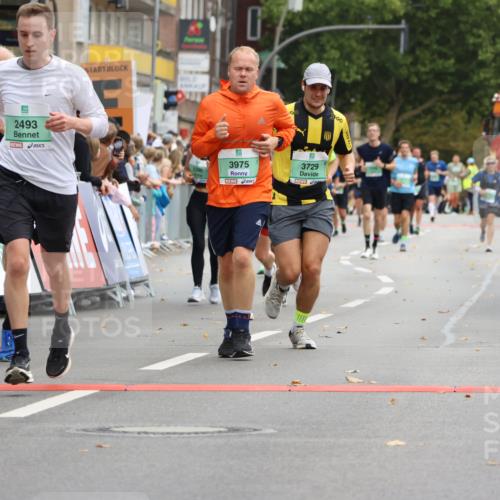 21.09.2025 - PSD Bank Halbmarathon Strokosch-Dieckow http://msf.ph/oto/8945899 21.09.2025 12:07:41 Ziel 2493, 2956, 3729, 3746, 3910, 3948, 3975 meine-sportfotos.de