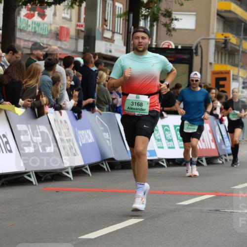 21.09.2025 - PSD Bank Halbmarathon Strokosch-Dieckow http://msf.ph/oto/8945943 21.09.2025 12:00:44 Ziel 1034, 1382, 2317, 2388, 2481, 2516, 2668, 2761, 2762, 2803, 3026, 3168, 3957 meine-sportfotos.de