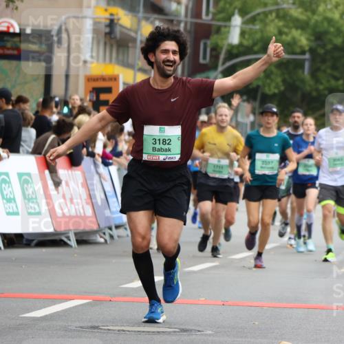 21.09.2025 - PSD Bank Halbmarathon Strokosch-Dieckow http://msf.ph/oto/8946023 21.09.2025 12:01:11 Ziel 1357, 1711, 1764, 2093, 2498, 2597, 2661, 2683, 2733, 2978, 3083, 3098, 3182, 3186, 3956 meine-sportfotos.de