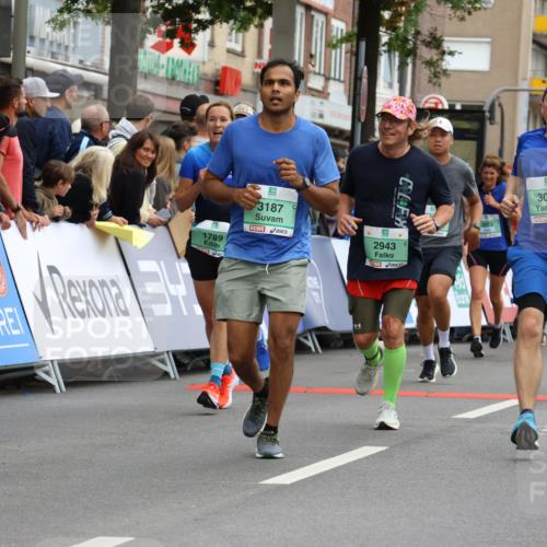 21.09.2025 - PSD Bank Halbmarathon Strokosch-Dieckow http://msf.ph/oto/8946042 21.09.2025 12:01:25 Ziel 1261, 1357, 1373, 1376, 1395, 1400, 1585, 1711, 1789, 2367, 2597, 2686, 2730, 2751, 2943, 2978, 3011, 3053, 3083, 3098, 3186, 3187, 3352, 3565, 3951, 3964, 3973, 4038 meine-sportfotos.de