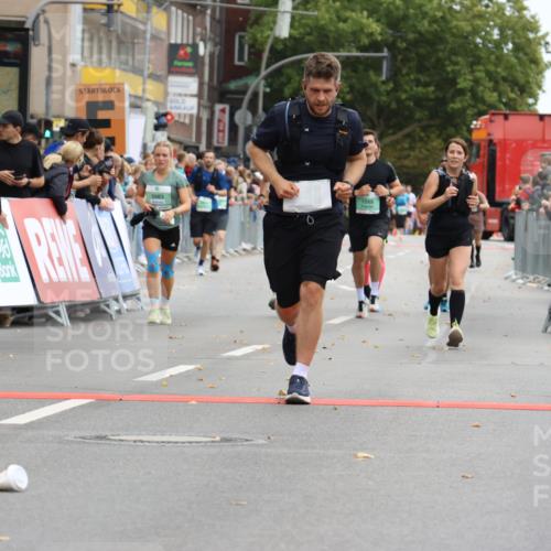 21.09.2025 - PSD Bank Halbmarathon Strokosch-Dieckow http://msf.ph/oto/8946053 21.09.2025 12:08:46 Ziel 1267, 1268, 1442, 2575, 3223, 3261, 3273, 3274, 3414, 3506, 3794, 3983 meine-sportfotos.de