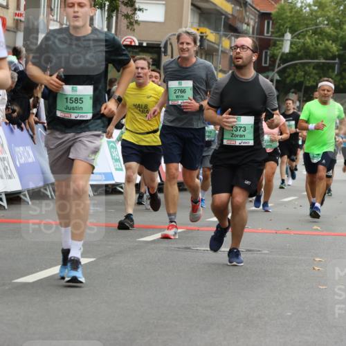 21.09.2025 - PSD Bank Halbmarathon Strokosch-Dieckow http://msf.ph/oto/8946068 21.09.2025 12:01:33 Ziel 1201, 1261, 1373, 1376, 1395, 1400, 1585, 1789, 2345, 2346, 2367, 2384, 2418, 2495, 2686, 2710, 2730, 2753, 2766, 2819, 2943, 3011, 3053, 3132, 3187, 3352, 3406, 3565, 3951, 3952, 3973 meine-sportfotos.de