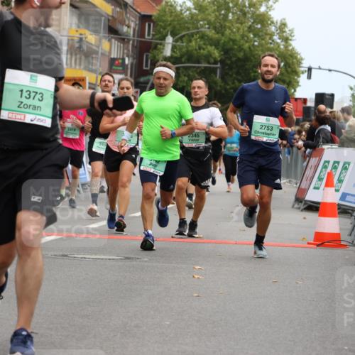 21.09.2025 - PSD Bank Halbmarathon Strokosch-Dieckow http://msf.ph/oto/8946073 21.09.2025 12:01:34 Ziel 1201, 1261, 1373, 1376, 1395, 1400, 1585, 1789, 2345, 2346, 2367, 2384, 2418, 2495, 2686, 2710, 2730, 2753, 2766, 2819, 2943, 2944, 3081, 3132, 3352, 3406, 3565, 3951, 3952, 3973 meine-sportfotos.de
