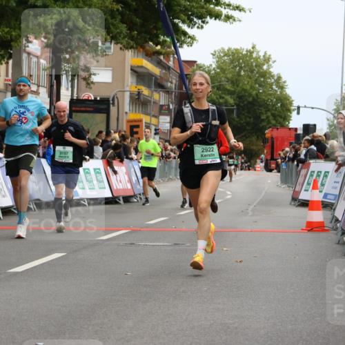21.09.2025 - PSD Bank Halbmarathon Strokosch-Dieckow http://msf.ph/oto/8946150 21.09.2025 12:02:00 Ziel 1084, 1323, 1713, 1714, 1790, 1929, 2464, 2738, 2741, 2922, 2966, 3020, 3157, 3180, 3395, 3814, 3940 meine-sportfotos.de
