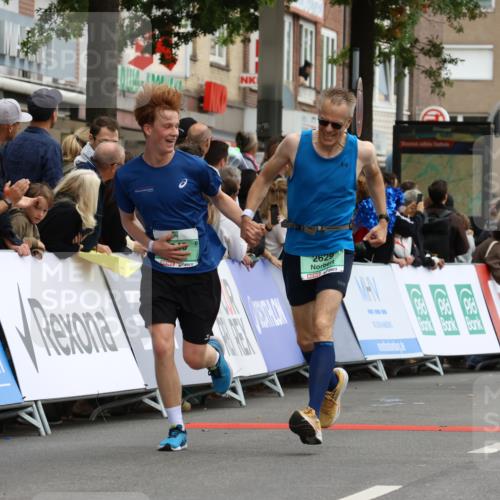 21.09.2025 - PSD Bank Halbmarathon Strokosch-Dieckow http://msf.ph/oto/8946268 21.09.2025 12:03:02 Ziel 1664, 2629, 3113, 3965, 3986 meine-sportfotos.de