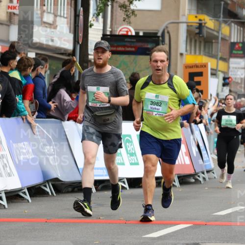 21.09.2025 - PSD Bank Halbmarathon Strokosch-Dieckow http://msf.ph/oto/8946503 21.09.2025 12:13:08 Ziel 1553, 2198, 3002, 3534, 3982 meine-sportfotos.de