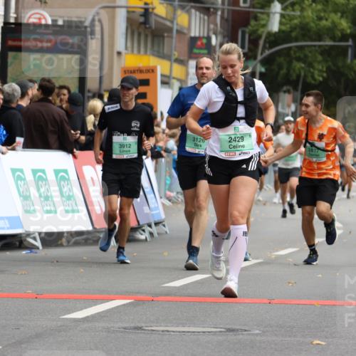 21.09.2025 - PSD Bank Halbmarathon Strokosch-Dieckow http://msf.ph/oto/8946510 21.09.2025 12:13:15 Ziel 2198, 2429, 2817, 2860, 3126, 3534, 3912, 3982 meine-sportfotos.de