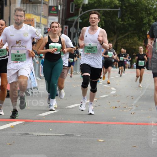 21.09.2025 - PSD Bank Halbmarathon Strokosch-Dieckow http://msf.ph/oto/8946637 21.09.2025 12:15:01 Ziel 1071, 1072, 1384, 1587, 1588, 1589, 1641, 3140, 3191, 3517, 3560, 3902 meine-sportfotos.de