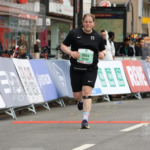 21.09.2025 - PSD Bank Halbmarathon Strokosch-Dieckow http://msf.ph/oto/8946847 21.09.2025 12:55:12 Ziel 1422, 1423, 1424, 1425, 3854 meine-sportfotos.de
