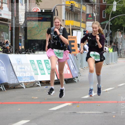 21.09.2025 - PSD Bank Halbmarathon Strokosch-Dieckow http://msf.ph/oto/8946862 21.09.2025 12:56:31 Ziel 3833, 3855 meine-sportfotos.de