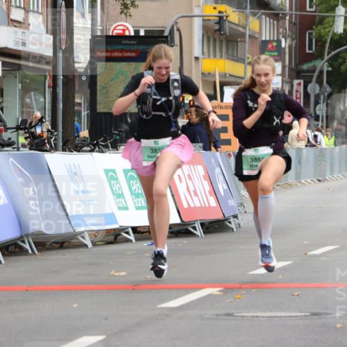 21.09.2025 - PSD Bank Halbmarathon Strokosch-Dieckow http://msf.ph/oto/8946867 21.09.2025 12:56:32 Ziel 3833, 3855 meine-sportfotos.de