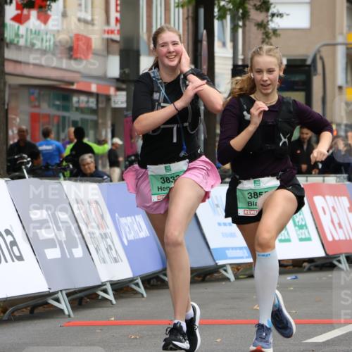 21.09.2025 - PSD Bank Halbmarathon Strokosch-Dieckow http://msf.ph/oto/8946875 21.09.2025 12:56:33 Ziel 3833, 3855 meine-sportfotos.de