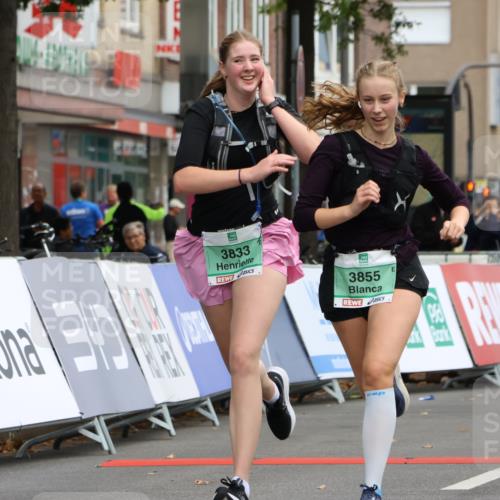 21.09.2025 - PSD Bank Halbmarathon Strokosch-Dieckow http://msf.ph/oto/8946876 21.09.2025 12:56:33 Ziel 3833, 3855 meine-sportfotos.de