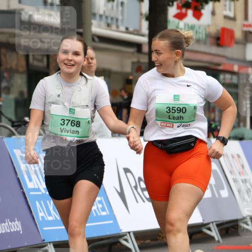 21.09.2025 - PSD Bank Halbmarathon Strokosch-Dieckow http://msf.ph/oto/8946917 21.09.2025 12:59:08 Ziel 3590, 3768 meine-sportfotos.de