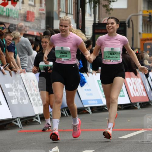 21.09.2025 - PSD Bank Halbmarathon Strokosch-Dieckow http://msf.ph/oto/8947165 21.09.2025 12:18:47 Ziel 1050, 1541, 1637, 1638, 1950, 2973, 2974, 3282, 3437, 3486, 3563, 3752, 3796 meine-sportfotos.de