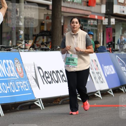21.09.2025 - PSD Bank Halbmarathon Strokosch-Dieckow http://msf.ph/oto/8947173 21.09.2025 13:06:18 Ziel 3835 meine-sportfotos.de