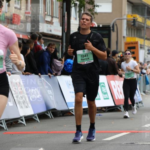 21.09.2025 - PSD Bank Halbmarathon Strokosch-Dieckow http://msf.ph/oto/8947180 21.09.2025 12:18:50 Ziel 1050, 1541, 1637, 1638, 1950, 2973, 2974, 3282, 3306, 3417, 3437, 3752, 3796, 3900 meine-sportfotos.de