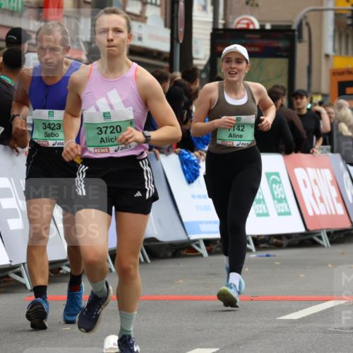 21.09.2025 - PSD Bank Halbmarathon Strokosch-Dieckow http://msf.ph/oto/8947242 21.09.2025 12:19:20 Ziel 1142, 2002, 2981, 3293, 3423, 3582, 3720, 3977 meine-sportfotos.de