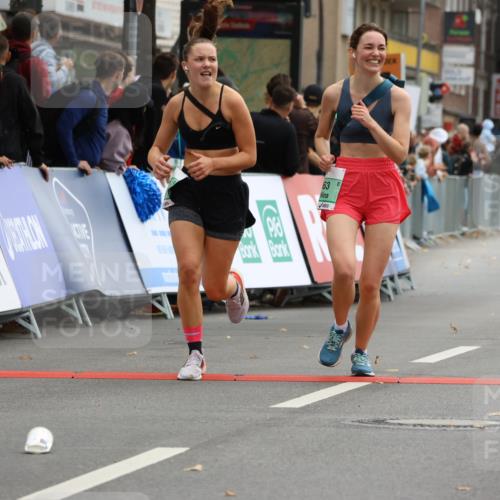 21.09.2025 - PSD Bank Halbmarathon Strokosch-Dieckow http://msf.ph/oto/8947254 21.09.2025 12:19:28 Ziel 1142, 3423, 3662, 3663, 3720 meine-sportfotos.de