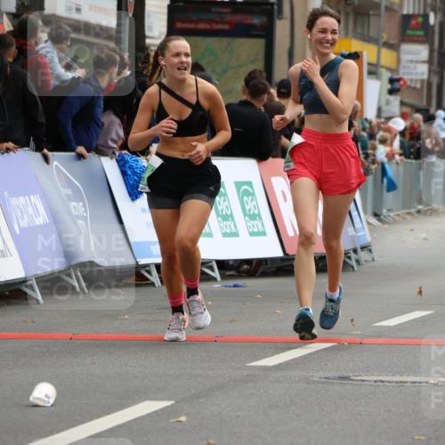 21.09.2025 - PSD Bank Halbmarathon Strokosch-Dieckow http://msf.ph/oto/8947258 21.09.2025 12:19:28 Ziel 1142, 3423, 3662, 3663, 3720 meine-sportfotos.de