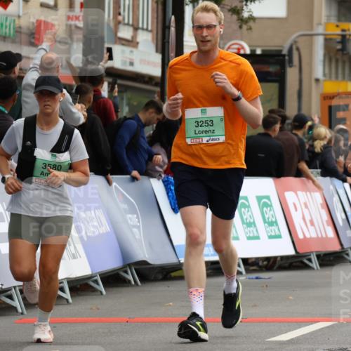 21.09.2025 - PSD Bank Halbmarathon Strokosch-Dieckow http://msf.ph/oto/8947268 21.09.2025 12:19:39 Ziel 1004, 2714, 2799, 3111, 3122, 3253, 3501, 3580 meine-sportfotos.de