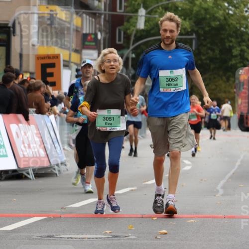 21.09.2025 - PSD Bank Halbmarathon Strokosch-Dieckow http://msf.ph/oto/8947373 21.09.2025 12:20:16 Ziel 1151, 1152, 1176, 2211, 3051, 3052, 3445 meine-sportfotos.de