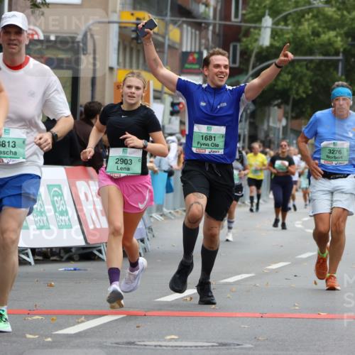 21.09.2025 - PSD Bank Halbmarathon Strokosch-Dieckow http://msf.ph/oto/8947572 21.09.2025 12:26:32 Ziel 1681, 2900, 2903, 2950, 3276, 3514, 3686, 3813 meine-sportfotos.de