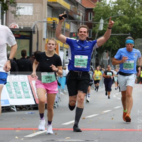 21.09.2025 - PSD Bank Halbmarathon Strokosch-Dieckow http://msf.ph/oto/8947588 21.09.2025 12:26:33 Ziel 1681, 2903, 3276, 3514, 3686, 3813 meine-sportfotos.de