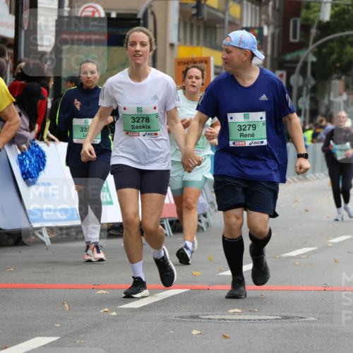 21.09.2025 - PSD Bank Halbmarathon Strokosch-Dieckow http://msf.ph/oto/8947612 21.09.2025 12:26:59 Ziel 3277, 3278, 3279, 3330, 3353, 3357 meine-sportfotos.de