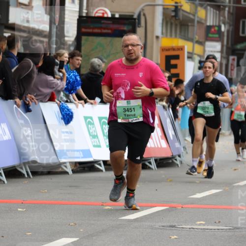 21.09.2025 - PSD Bank Halbmarathon Strokosch-Dieckow http://msf.ph/oto/8947666 21.09.2025 12:27:19 Ziel 1269, 1270, 3451, 3661, 3845, 3989 meine-sportfotos.de