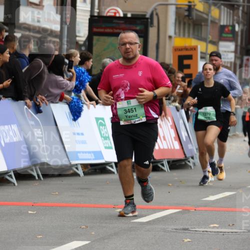 21.09.2025 - PSD Bank Halbmarathon Strokosch-Dieckow http://msf.ph/oto/8947674 21.09.2025 12:27:19 Ziel 1269, 1270, 3451, 3661, 3845, 3989 meine-sportfotos.de