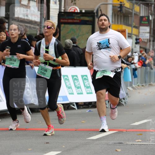 21.09.2025 - PSD Bank Halbmarathon Strokosch-Dieckow http://msf.ph/oto/8947724 21.09.2025 12:27:40 Ziel 2906, 3136, 3472, 3538 meine-sportfotos.de